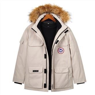 Parka jakki með gervifeldi